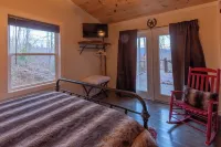 Lazy Bear Cabin with Gameroom access