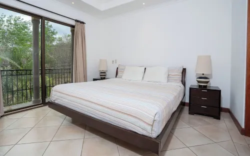 Amazing 3Br/3.5 BA Condo, 200m from Playa Grande, Shared Pool, Private Parking