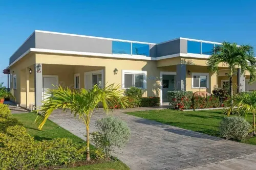 Beachfront 4 Bedroom Luxury Villa with Pool, Chef, Butler