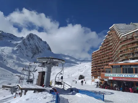 STUDIO 5/6 PL FULL MOUNTAIN FOOT OF THE ANCV SLOPES