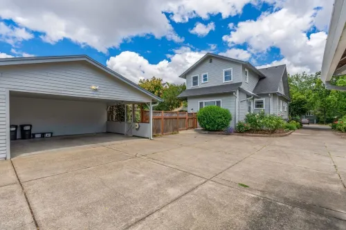 Luxurious, Spacious Pet-Friendly Home for Your Workcation In Wine Country
