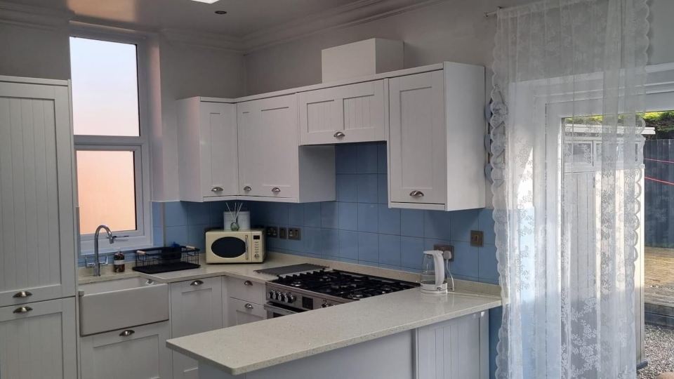 8 Guests - Free Parking - Full Equipped House