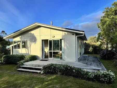 Cosy cottage with fantastic views of Ruapehu Отели рядом с достопримечательностью «Whakapapaiti Hut»