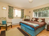 1 Pines Farm Cottages فنادق في Monk Fryston