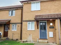 Sandy Cottage Hotels near The Sundial Cafe