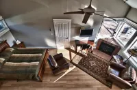 Birds of a Feather Victoria Oceanfront Studio Suites