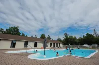 Sauble Beach Lodge - Beach