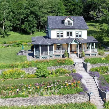 Breezy Hill Inn