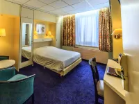 Hotel Pacific Hotel dekat Pantai Ostend
