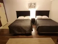 Centennial Motel Hotel a 