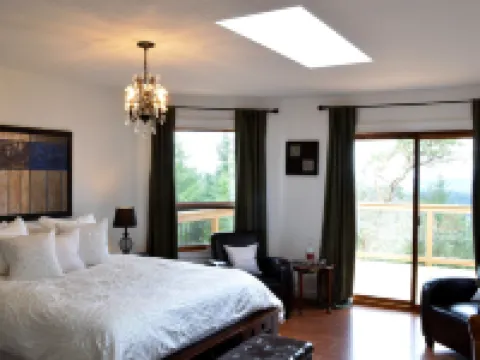 Armand Heights Hotels in Salt Spring Island