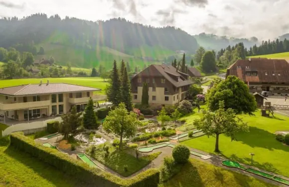 赫齊恩艾依維立酒店