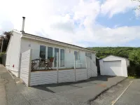 54 the Moorings