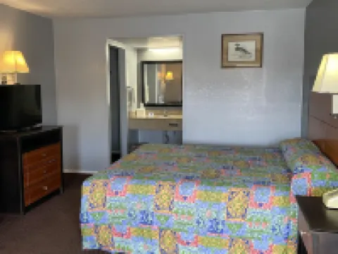 Wilshire Inn Hotels in Cushing