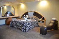Hotel Plaza Camarones - Solo Adultos Hotels near Load Logistics and Administration