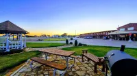 Kansas Country Inn Hotels in Oakley