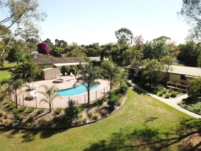 Winbi River Resort Holiday Rentals