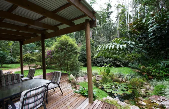 火山口湖泊雨林小屋酒店