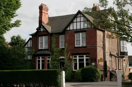 Eskdale Lodge Отели рядом с достопримечательностью «Парк Абботсфилд»