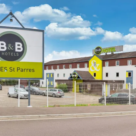 B&B Hôtel Troyes Saint-Parres-Aux-Tertres Отели рядом с достопримечательностью «Стадион «Стад де л’Об»»