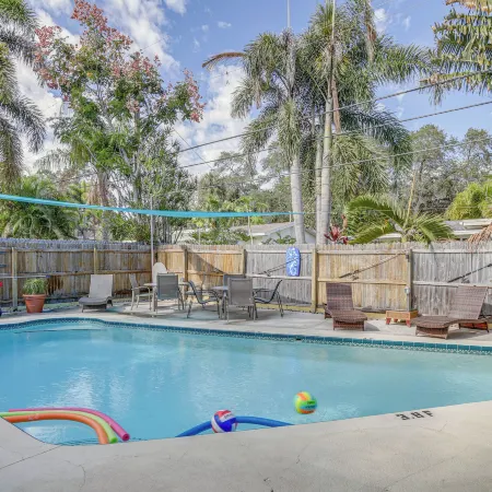 Largo Family Oasis Private Pool and Hot Tub!
