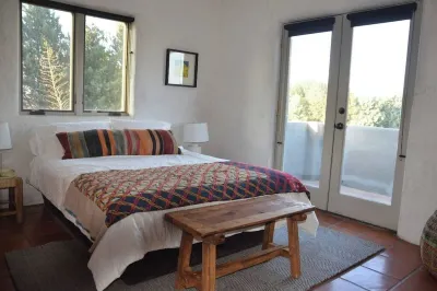 Big Sky Marfa - Quiet, Spacious Adobe with Spectacular WtX Views! Hotel dekat Building 98