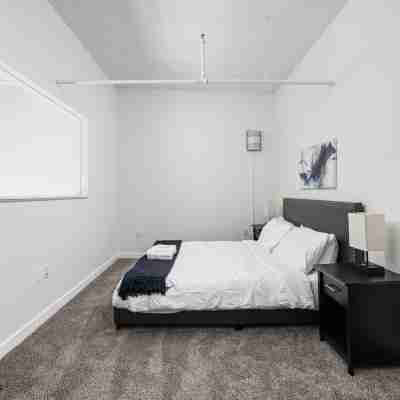 2Br 2BA in the Block Apartment by CozySuites Rooms