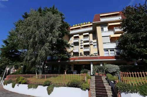 Hotel Astoria Отели в г. Солиньяно