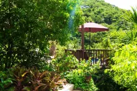 “Secluded Romantic Villa with Private Pool—Nestled in Lush National Park Beauty” Hotels in 