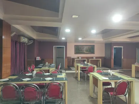 Hotel Nagaon Point Отели рядом с достопримечательностью «Nagaon»