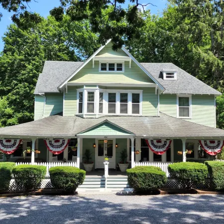 Vine Cottage Inn