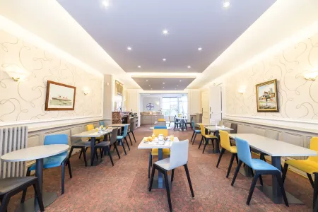 The Originals Boutique, Hôtel Normandie, Auxerre Отели в г. Валлан