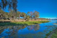 Waterfront Studio w/ Dock Access in Inglis! - Apartments
