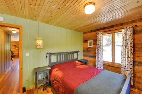 Idyllic Twin Lakes Escape w/ Views of the Lakes