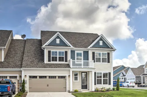 Spacious House: Pool Access Nearby & 4 Mi to Beach - 3-Star