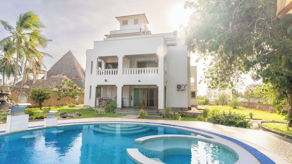 Queens Chateau Boutique Villa