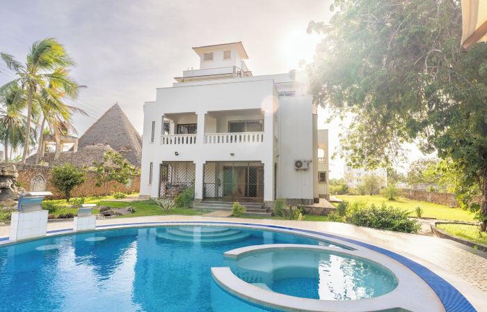 Queens Chateau Boutique Villa