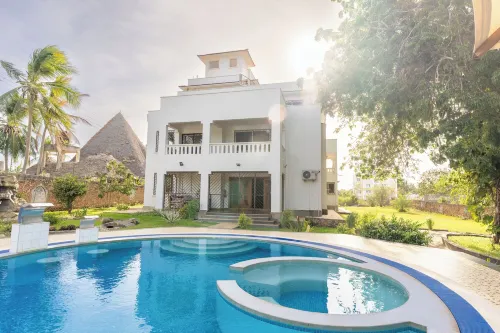 Queens Chateau Boutique Villa - Spa