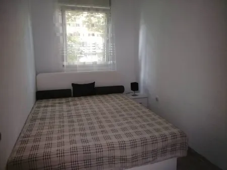 Yellow Apartment Отели рядом с достопримечательностью «Собор Воскресения Христова»