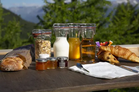 Alpin d'Hôme Hôtel & Spa Отели рядом с достопримечательностью «Couvent Saint Jean de Matha»