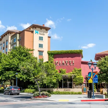 Hyatt House Santa Clara Отели рядом с достопримечательностью «Штаб-квартира компании Cisco Systems»
