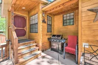 Gateway to Sunrise Resort! Show Low Cabin w/ Deck - Pet friendly