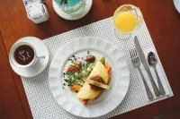 Dashwood Manor Seaside Bed & Breakfast - Bed and Breakfasts