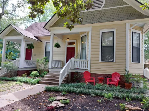 Urban Cottages Hotels in Little Rock
