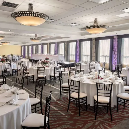 DoubleTree by Hilton Hotel Pittsburgh Airport