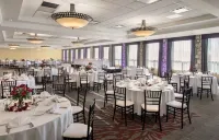 DoubleTree by Hilton Hotel Pittsburgh Airport Hotels in Moon Township