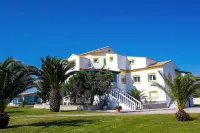 S&C Kosmos Beach Resort فنادق في Esperii