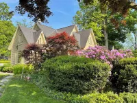 The Gables of Rhinebeck - Hot Tub