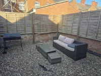 Cosy 2-Bed House - Sleeps 4 Garden & Pet-Friendly