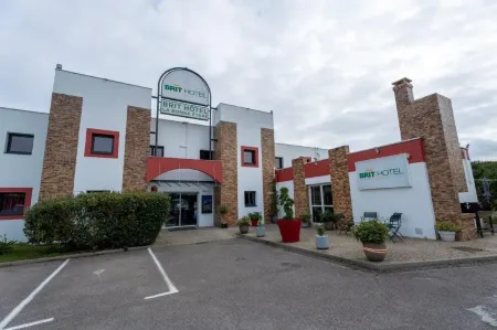 Brit Hotel la Bonne Etape Отели в г. Арньер-Сюр-Итон